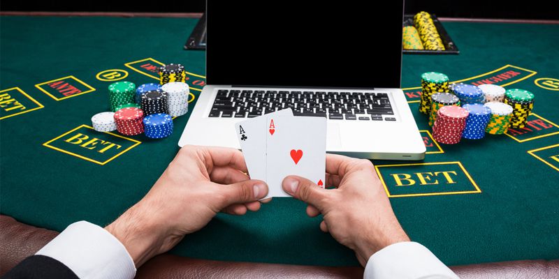 Đánh bài poker online bịp bằng nhiều tài khoản khác nhau 