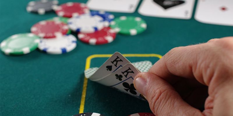 Hướng dẫn cách so bài Poker dành cho tân thủ